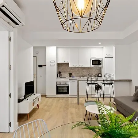Refurnished One-Bedroom Las Letras Madrid Exterior photo