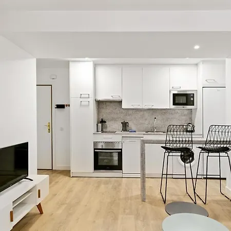Refurnished One-Bedroom Las Letras Madrid Exterior photo