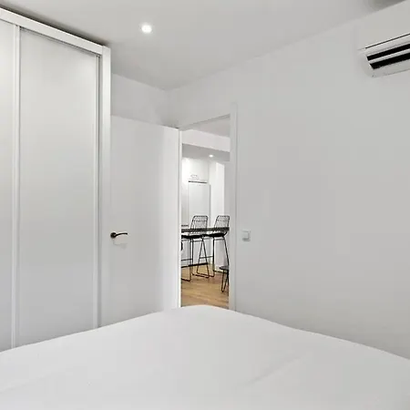 Refurnished One-Bedroom Las Letras Madrid Exterior photo