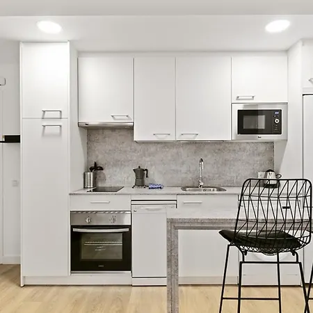 Refurnished One-Bedroom Las Letras Madrid Exterior photo